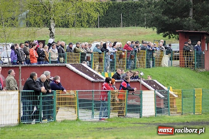 Zdjęcie w galerii na portalu naszraciborz.pl: Zwycięstwo Buku w derbach gminy wiadomości z regionu