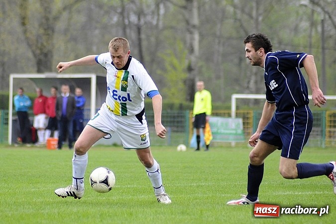 Zdjęcie w galerii na portalu naszraciborz.pl: Zwycięstwo Buku w derbach gminy wiadomości z regionu