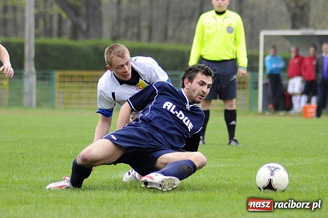 Zdjęcie w galerii na portalu naszraciborz.pl: Zwycięstwo Buku w derbach gminy wiadomości z regionu
