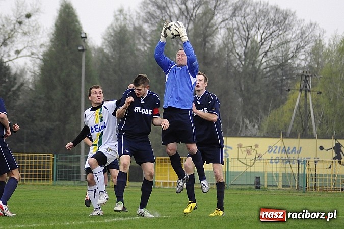 Zdjęcie w galerii na portalu naszraciborz.pl: Zwycięstwo Buku w derbach gminy wiadomości z regionu