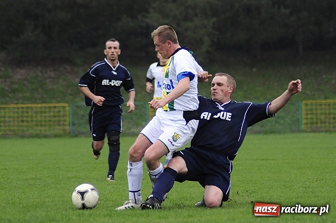 Zdjęcie w galerii na portalu naszraciborz.pl: Zwycięstwo Buku w derbach gminy wiadomości z regionu