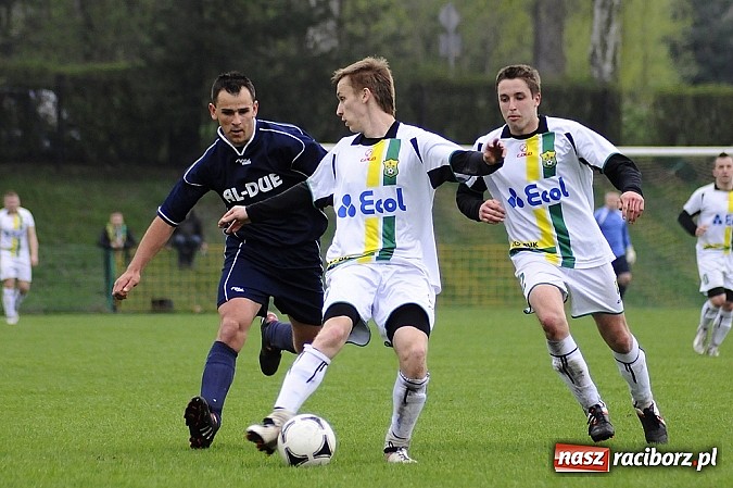 Zdjęcie w galerii na portalu naszraciborz.pl: Zwycięstwo Buku w derbach gminy wiadomości z regionu