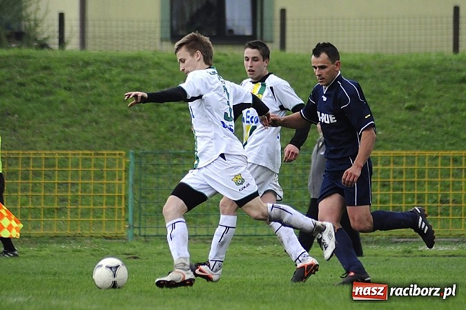 Zdjęcie w galerii na portalu naszraciborz.pl: Zwycięstwo Buku w derbach gminy wiadomości z regionu