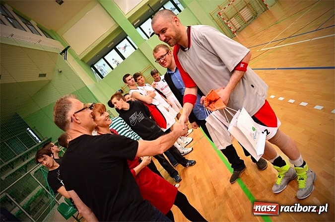 Zdjęcie w galerii na portalu naszraciborz.pl: Dywyta po raz kolejny obroniła tytuł mistrza wiadomości z regionu