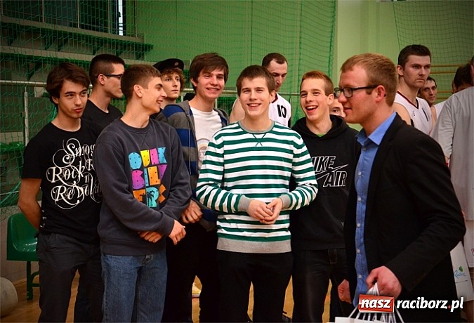 Zdjęcie w galerii na portalu naszraciborz.pl: Dywyta po raz kolejny obroniła tytuł mistrza wiadomości z regionu