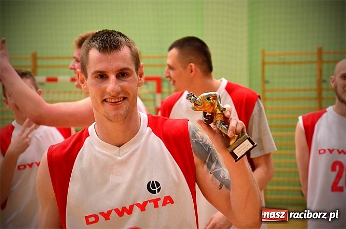 Zdjęcie w galerii na portalu naszraciborz.pl: Dywyta po raz kolejny obroniła tytuł mistrza wiadomości z regionu