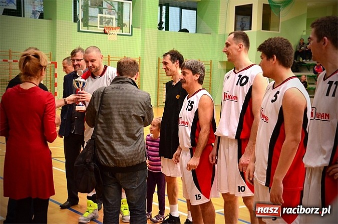 Zdjęcie w galerii na portalu naszraciborz.pl: Dywyta po raz kolejny obroniła tytuł mistrza wiadomości z regionu