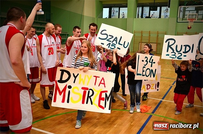 Zdjęcie w galerii na portalu naszraciborz.pl: Dywyta po raz kolejny obroniła tytuł mistrza wiadomości z regionu