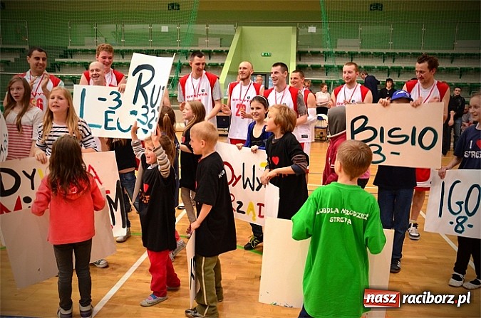 Zdjęcie w galerii na portalu naszraciborz.pl: Dywyta po raz kolejny obroniła tytuł mistrza wiadomości z regionu