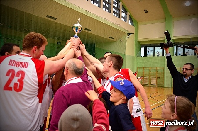 Zdjęcie w galerii na portalu naszraciborz.pl: Dywyta po raz kolejny obroniła tytuł mistrza wiadomości z regionu