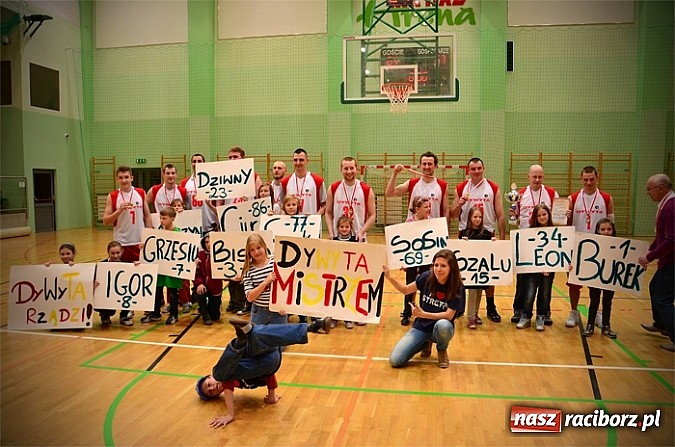 Zdjęcie w galerii na portalu naszraciborz.pl: Dywyta po raz kolejny obroniła tytuł mistrza wiadomości z regionu