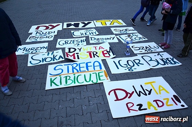 Zdjęcie w galerii na portalu naszraciborz.pl: Dywyta po raz kolejny obroniła tytuł mistrza wiadomości z regionu