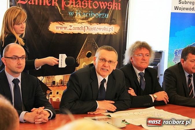 Zdjęcie w galerii na portalu naszraciborz.pl: Droga Racibórz-Pszczyna. Marszałek wylał na samorządowców kubeł zimnej wody wiadomości z regionu