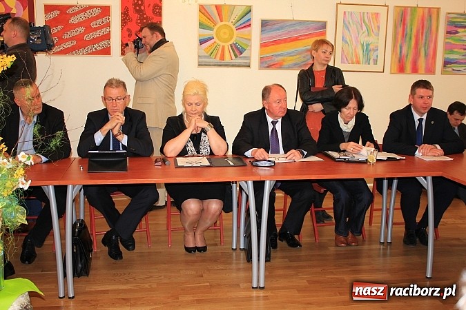 Zdjęcie w galerii na portalu naszraciborz.pl: Droga Racibórz-Pszczyna. Marszałek wylał na samorządowców kubeł zimnej wody wiadomości z regionu