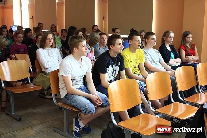 Zdjęcie w galerii na portalu naszraciborz.pl: Nagrodzono młode dziennikarskie talenty wiadomości z regionu