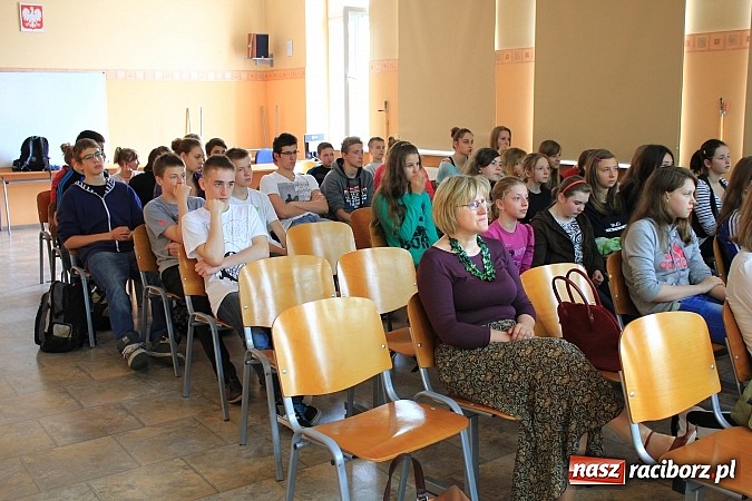 Zdjęcie w galerii na portalu naszraciborz.pl: Nagrodzono młode dziennikarskie talenty wiadomości z regionu