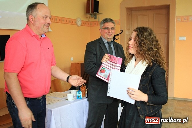 Zdjęcie w galerii na portalu naszraciborz.pl: Nagrodzono młode dziennikarskie talenty wiadomości z regionu