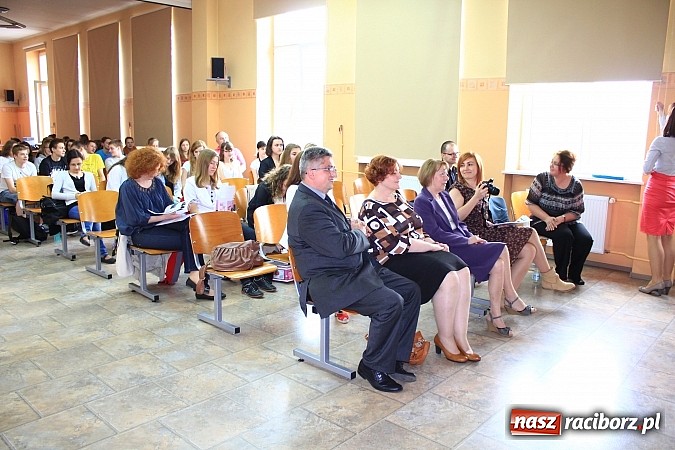 Zdjęcie w galerii na portalu naszraciborz.pl: Nagrodzono młode dziennikarskie talenty wiadomości z regionu