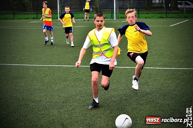 Zdjęcie w galerii na portalu naszraciborz.pl: Zwycięstwo piłkarzy z Czwórki wiadomości z regionu