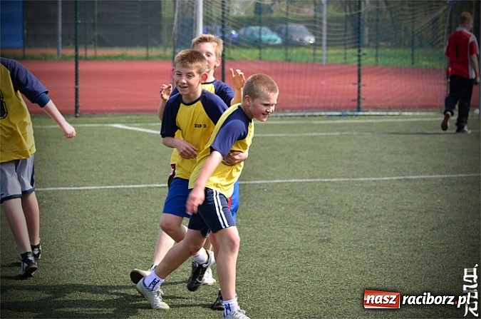 Zdjęcie w galerii na portalu naszraciborz.pl: Zwycięstwo piłkarzy z Czwórki wiadomości z regionu