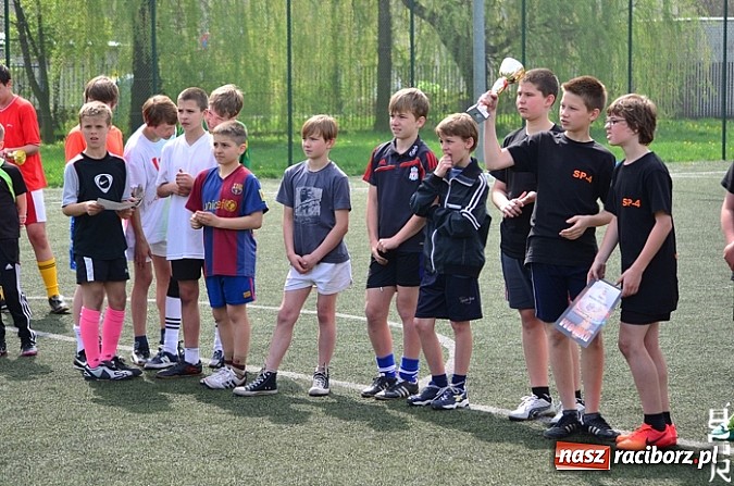 Zdjęcie w galerii na portalu naszraciborz.pl: Zwycięstwo piłkarzy z Czwórki wiadomości z regionu