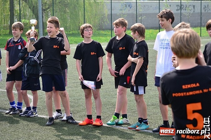 Zdjęcie w galerii na portalu naszraciborz.pl: Zwycięstwo piłkarzy z Czwórki wiadomości z regionu