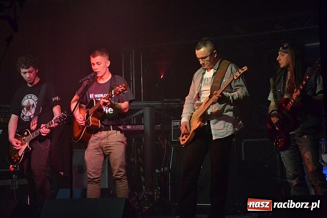 Zdjęcie w galerii na portalu naszraciborz.pl: Koncert Tina Turner Band w Krzanowicach  wiadomości z regionu