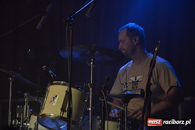 Zdjęcie w galerii na portalu naszraciborz.pl: Koncert Tina Turner Band w Krzanowicach  wiadomości z regionu