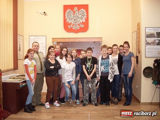 Zdjęcie w galerii na portalu naszraciborz.pl: Pogadanka dla młodzieży w ramach projektu Nauka bez tajemnic wiadomości z regionu