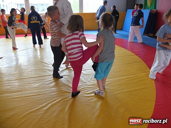 Zdjęcie w galerii na portalu naszraciborz.pl: Dzieci z Krzanowic trenowały w Łamatorze wiadomości z regionu