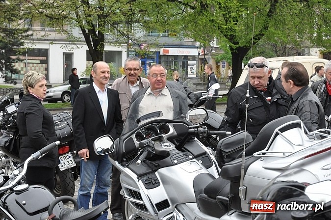 Zdjęcie w galerii na portalu naszraciborz.pl: Sezon 2013 otwarty, czyli doroczna raciborska parada motocyklistów wiadomości z regionu
