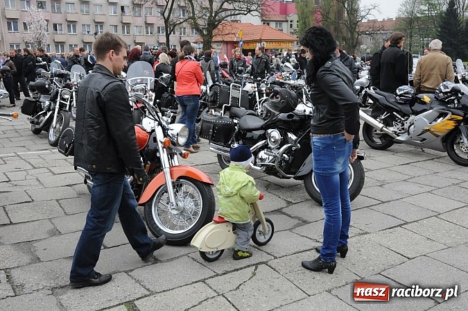 Zdjęcie w galerii na portalu naszraciborz.pl: Sezon 2013 otwarty, czyli doroczna raciborska parada motocyklistów wiadomości z regionu