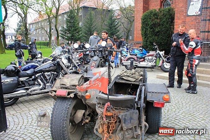 Zdjęcie w galerii na portalu naszraciborz.pl: Św. Mikołaj na otwarciu sezonu motocyklowego wiadomości z regionu