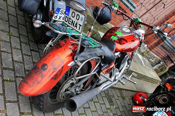 Zdjęcie w galerii na portalu naszraciborz.pl: Św. Mikołaj na otwarciu sezonu motocyklowego wiadomości z regionu