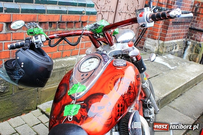 Zdjęcie w galerii na portalu naszraciborz.pl: Św. Mikołaj na otwarciu sezonu motocyklowego wiadomości z regionu