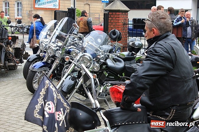 Zdjęcie w galerii na portalu naszraciborz.pl: Św. Mikołaj na otwarciu sezonu motocyklowego wiadomości z regionu