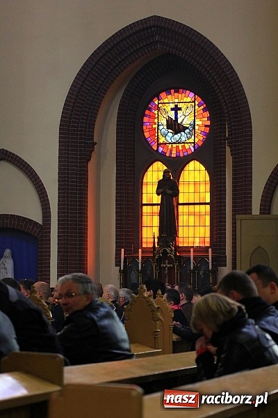 Zdjęcie w galerii na portalu naszraciborz.pl: Św. Mikołaj na otwarciu sezonu motocyklowego wiadomości z regionu