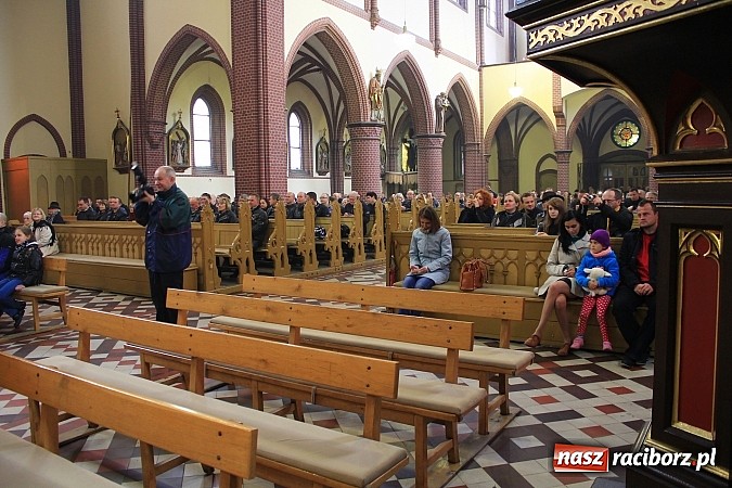 Zdjęcie w galerii na portalu naszraciborz.pl: Św. Mikołaj na otwarciu sezonu motocyklowego wiadomości z regionu