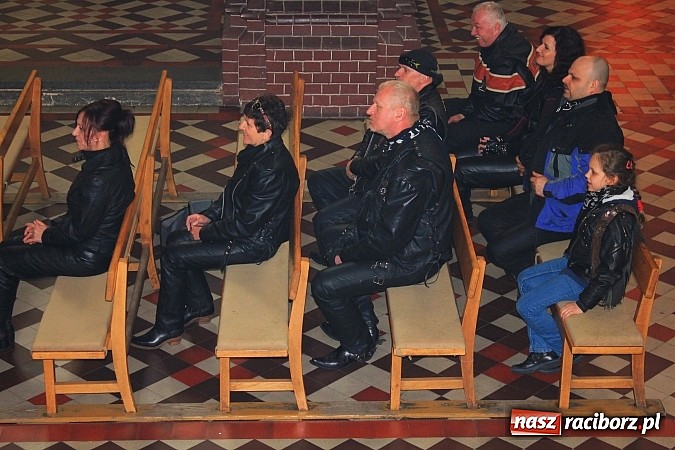Zdjęcie w galerii na portalu naszraciborz.pl: Św. Mikołaj na otwarciu sezonu motocyklowego wiadomości z regionu