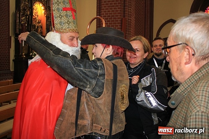 Zdjęcie w galerii na portalu naszraciborz.pl: Św. Mikołaj na otwarciu sezonu motocyklowego wiadomości z regionu