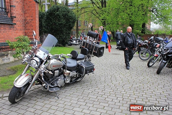 Zdjęcie w galerii na portalu naszraciborz.pl: Św. Mikołaj na otwarciu sezonu motocyklowego wiadomości z regionu