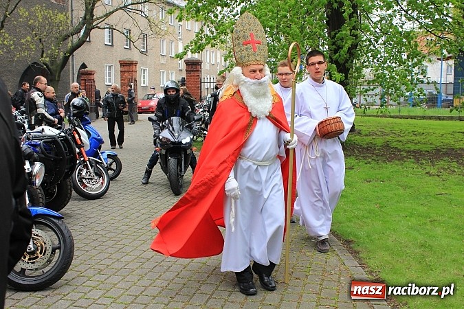 Zdjęcie w galerii na portalu naszraciborz.pl: Św. Mikołaj na otwarciu sezonu motocyklowego wiadomości z regionu