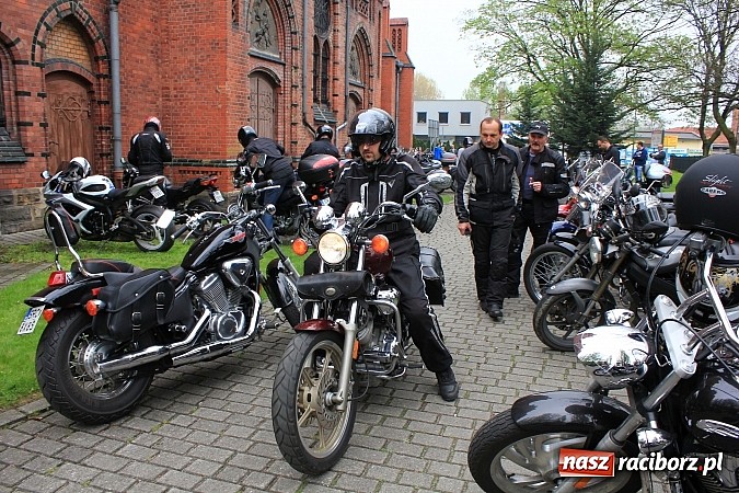 Zdjęcie w galerii na portalu naszraciborz.pl: Św. Mikołaj na otwarciu sezonu motocyklowego wiadomości z regionu