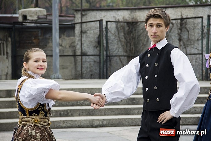 Zdjęcie w galerii na portalu naszraciborz.pl: RCK rozpoczął raciborską majówkę wiadomości z regionu