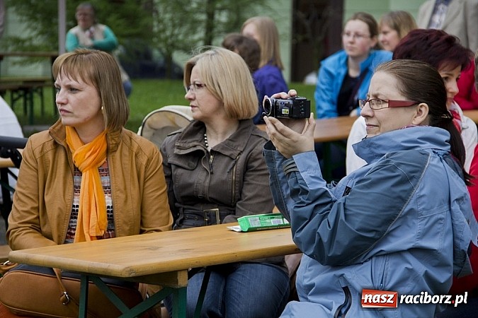 Zdjęcie w galerii na portalu naszraciborz.pl: RCK rozpoczął raciborską majówkę wiadomości z regionu