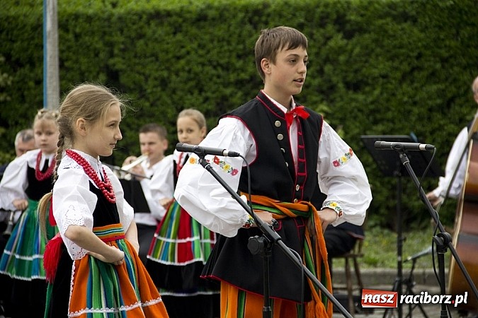Zdjęcie w galerii na portalu naszraciborz.pl: RCK rozpoczął raciborską majówkę wiadomości z regionu