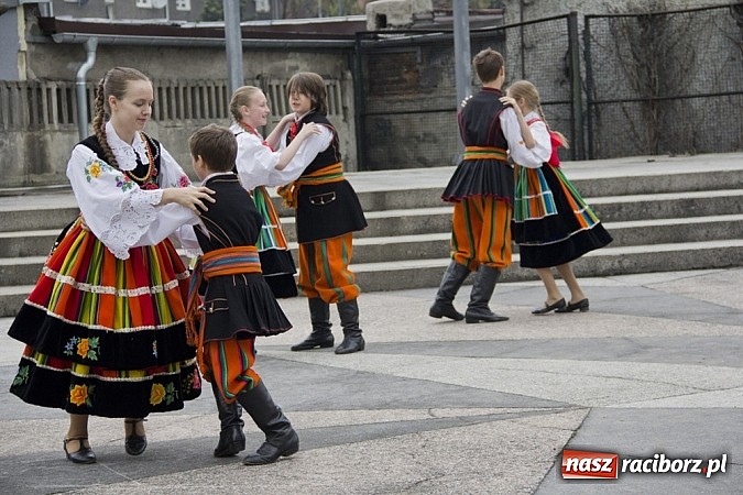 Zdjęcie w galerii na portalu naszraciborz.pl: RCK rozpoczął raciborską majówkę wiadomości z regionu
