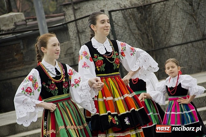 Zdjęcie w galerii na portalu naszraciborz.pl: RCK rozpoczął raciborską majówkę wiadomości z regionu