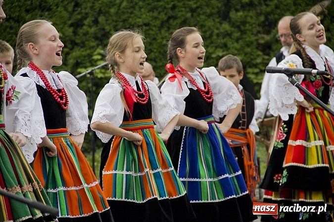 Zdjęcie w galerii na portalu naszraciborz.pl: RCK rozpoczął raciborską majówkę wiadomości z regionu