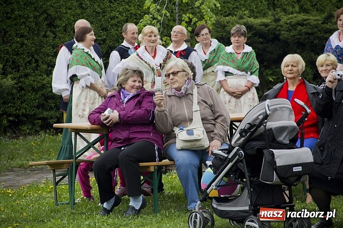 Zdjęcie w galerii na portalu naszraciborz.pl: RCK rozpoczął raciborską majówkę wiadomości z regionu